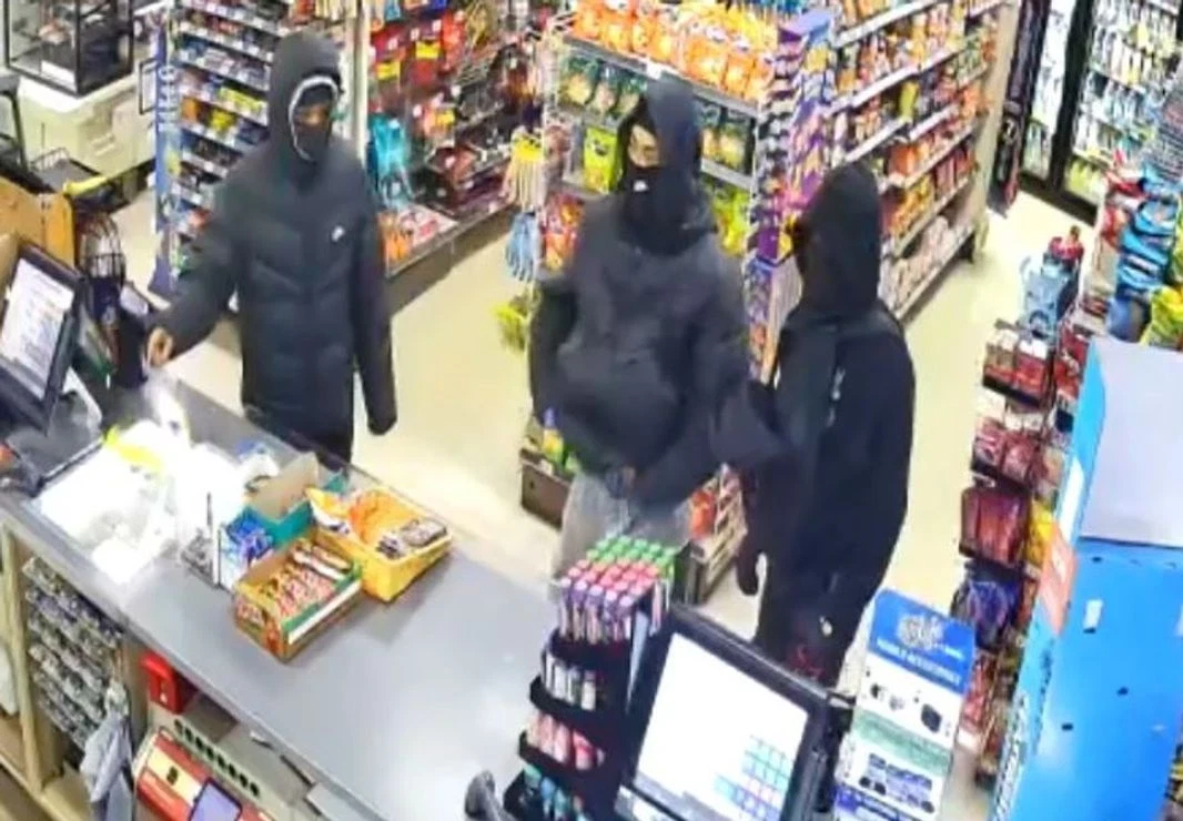 robbery at store in usa survill do the prevention and safe the store